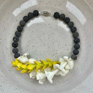 Lava collection Triple car lei - puakenikeni, pikake, pakalana